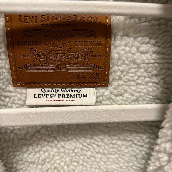 Classic Levi’s jacket - Picture 3 of 3